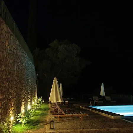 招待所 莱夫卡斯佩特拉旅馆