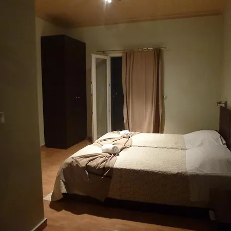 莱夫卡斯佩特拉旅馆 Áyios Nikítas