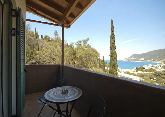 게스트하우스 Lefkas Petra 3*