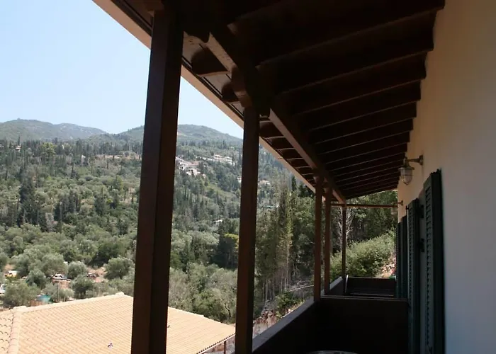 게스트하우스 Lefkas Petra 3*